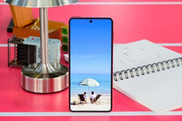 精致小巧 实用耐用 带你领略三星Galaxy Z Flip7的工艺设计 