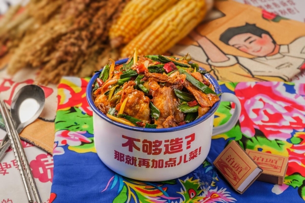 东北盒饭逆袭：嘎嘎香品牌如何用锅气征服1.8亿人的胃 