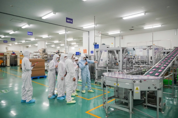 格力高入华三十周年首启工厂开放日 智能制造与绿色生产共筑健康未来 