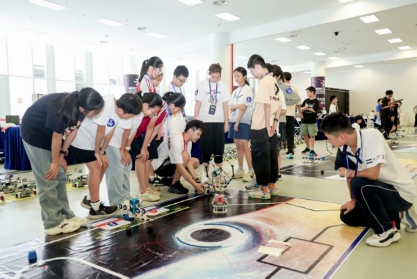 潮涌江畔 竞启新章：第二届亚奥电子体育周及锦标赛在“大莲花”正式启幕 