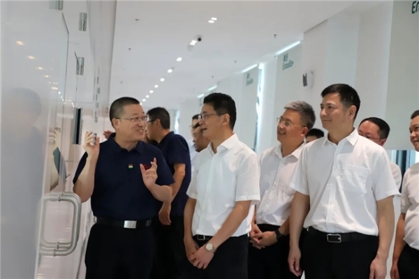 湖南省副省长曹志强一行莅临英氏控股开展调研 