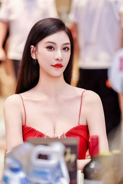 世界小姐大赛深圳赛区晋级赛点亮湾区之夜 中芬文明对话共启美丽新篇章 