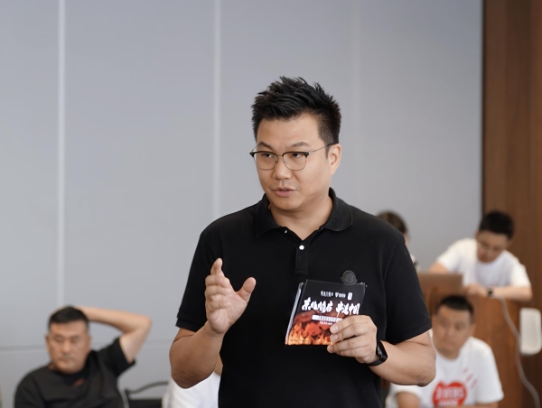 “东北焰启，串连中国”中国烧烤企业发展论坛召开，全国大咖论道烧烤未来 