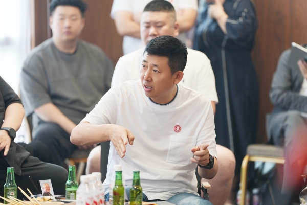 “东北焰启，串连中国”中国烧烤企业发展论坛召开，全国大咖论道烧烤未来 