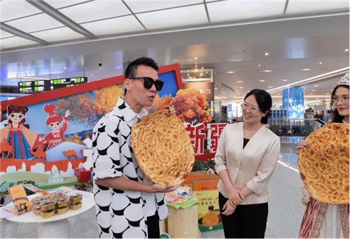 西部歌城，自驾随心I携程租车X乌鲁木齐文旅共推暑期自驾新生态 