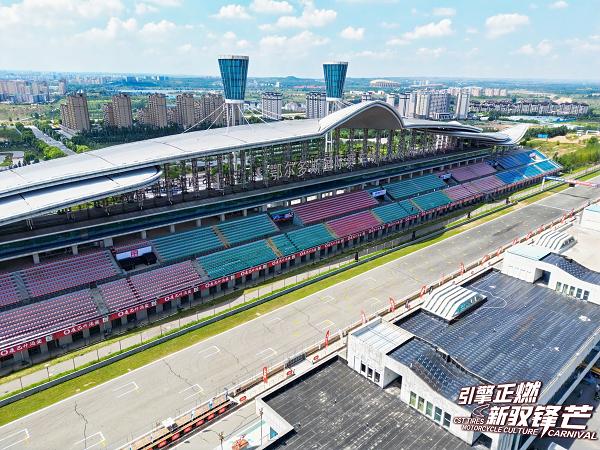 从赛道到文化，2025 CST 正新摩托嘉年华鄂尔多斯站演绎摩托魅力 