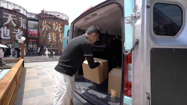 工作生活全适配 福田卡文乐福明窗畅行版一镜出色 云端品鉴乐福行郑州 