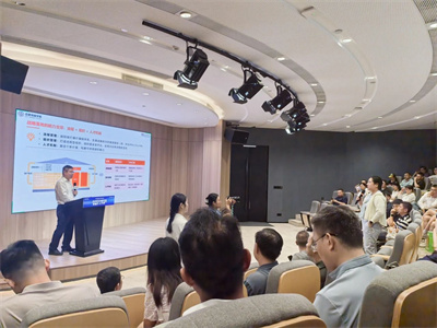 百思特高级副总裁邓佳驰受邀出席华中科技大学EMBA公开课，深度赋能企业战略选择与能力构建 