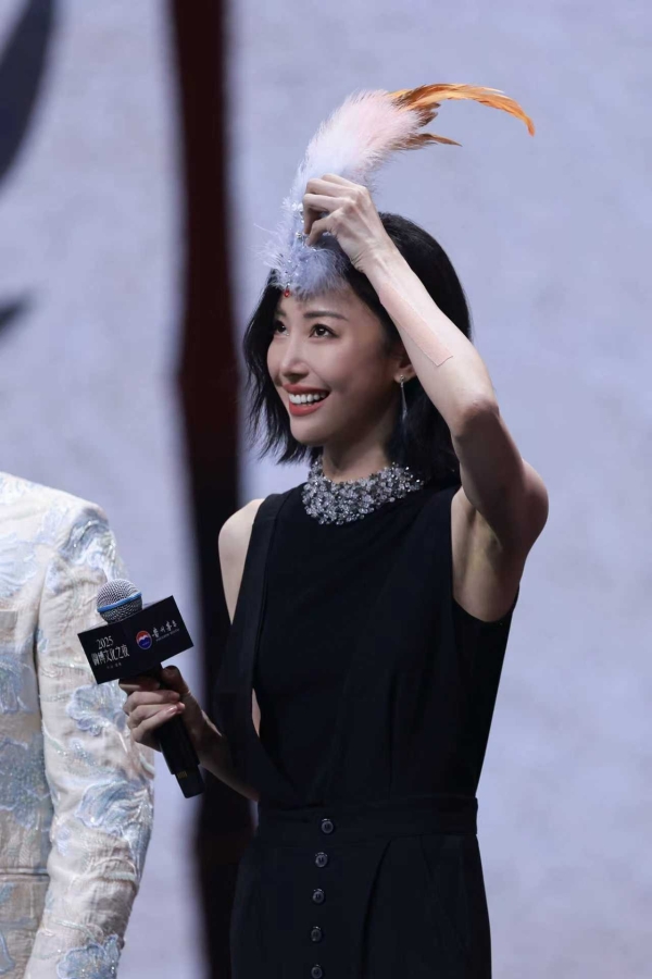 方锦龙、茅威涛、谭晶、朱洁静获2025 微博文化之夜“年度影响力艺术家”荣誉 