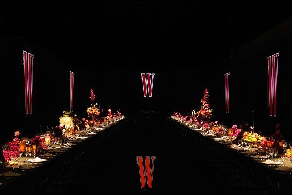 “致敬经典、投射未来”2025 W年度光影盛典在沪璀璨落幕 