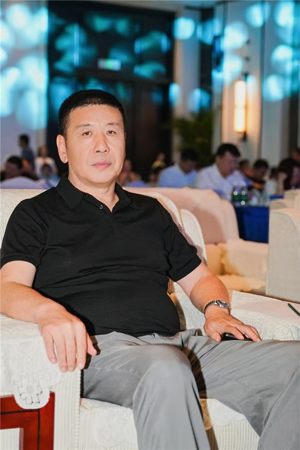 尹震铎亮相太阳岛企业家年会，中惠地热“创二代”接力南方清洁供暖  