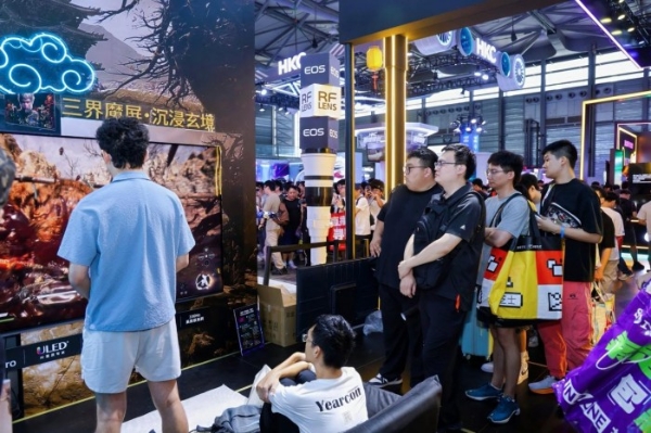 海信电视E8Q Pro燃爆2025 ChinaJoy，三大硬核技术重塑影游视界 