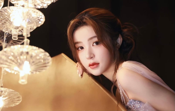 00后小花饶嘉迪凭《锦月如歌》强势突围，黑马之姿引爆观众期待 