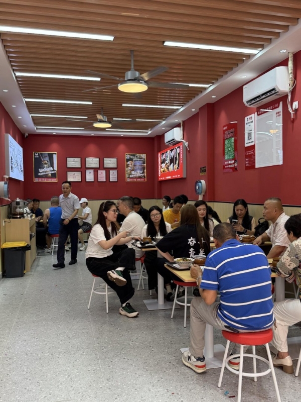破局餐饮加盟乱象！江西老牌万方圆以“0费用”重构行业信任 