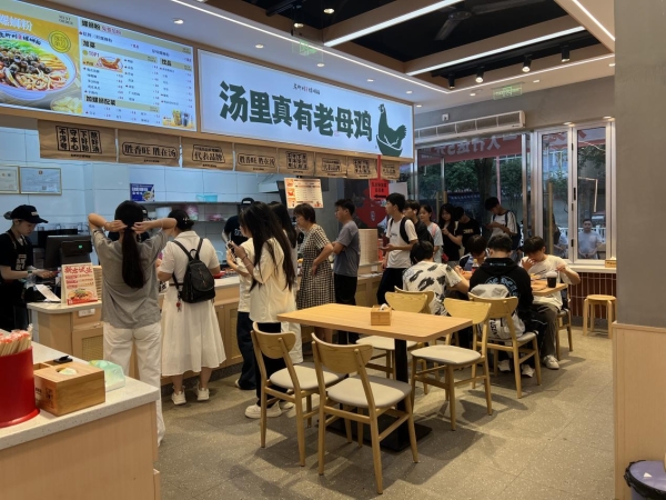 胜香旺螺蛳粉5店齐开：让地道柳州味触手可及 