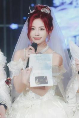 丝芭毕业公演：一场温情的告别，温情筑梦的荣光 