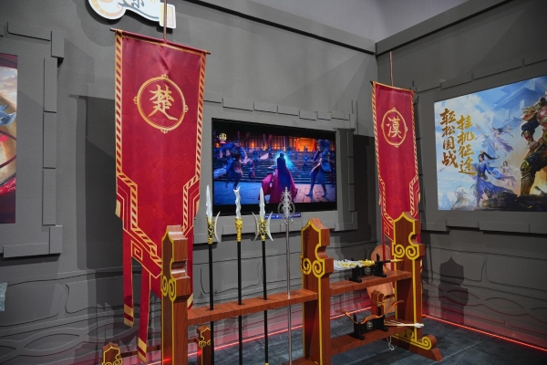 雷鸟鹤6 Ultra“隐身”ChinaJoy全场！低反巨屏成腾讯、巨人游戏展区“隐形C位” 