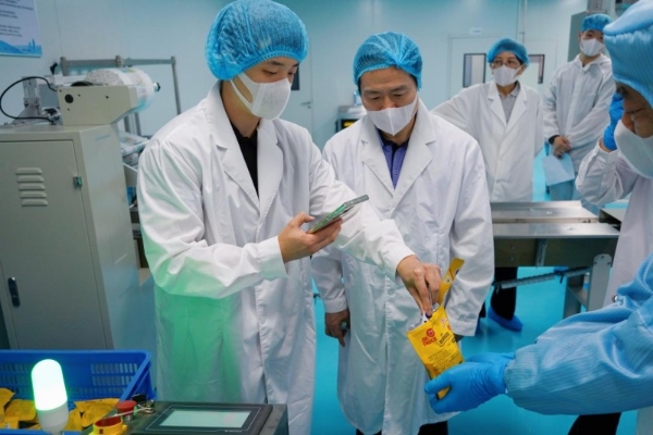 九日贝果脆：自有工厂铸就国际品质，中国智造香飘海外 