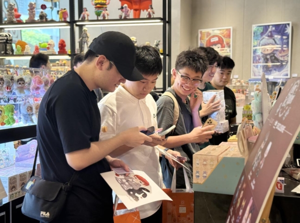 国内头部潮玩公司TNTSPACE重拳出海，携IP Rayan开启全球快闪主题系列 