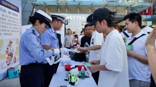 绿源×贵阳交警：绿源以耐用科技助力，为文明出行 “续航” 