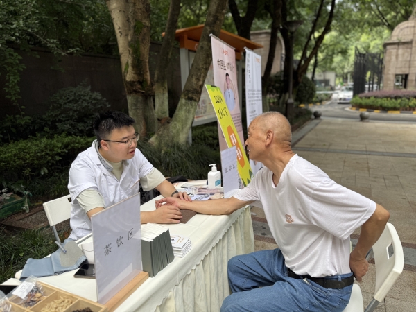 炎夏送健康，羊爸爸线下中医馆2025年夏季公益活动圆满落幕 