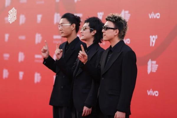 揭秘FIRST电影节后台：明星大咖人手一杯长城葡萄酒！ 