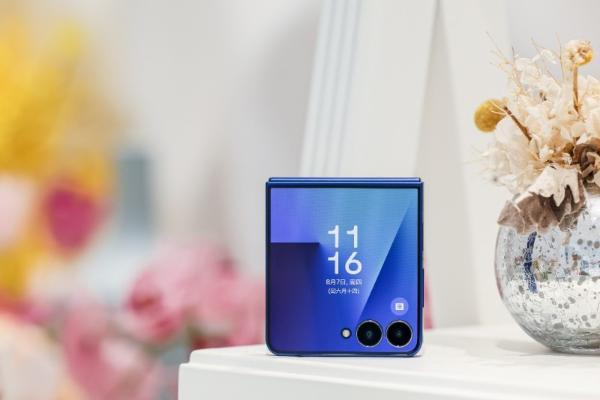 精致小巧 实用耐用 带你领略三星Galaxy Z Flip7的工艺设计 