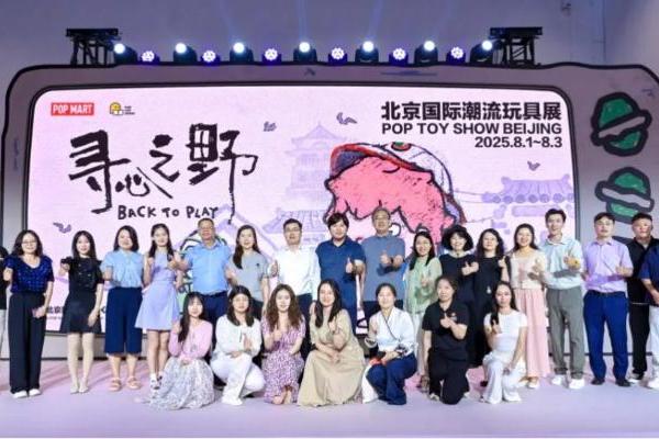 中国"机甲教父"孙世前发布新作《福建号》 开启文化科技新篇章