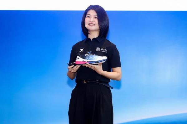 特步成长鞋新品首发，助力青少年“运动追高”