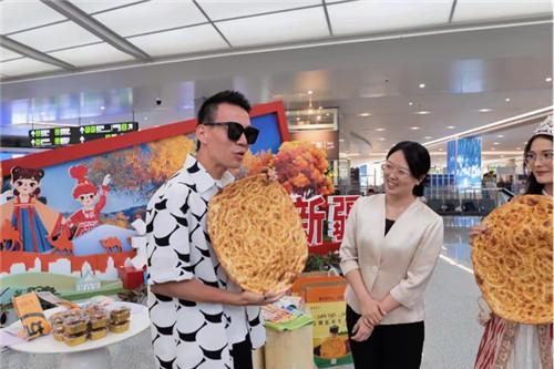 西部歌城，自驾随心I携程租车X乌鲁木齐文旅共推暑期自驾新生态 
