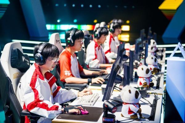 大型赛事直播系统升级：OBSBOT 寻影在 EWC 电竞世界杯给出“标准答案”