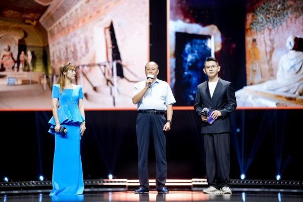文化破圈亮点纷呈，2025微博文化之夜盛典圆满收官 