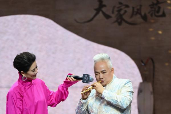 方锦龙、茅威涛、谭晶、朱洁静获2025 微博文化之夜“年度影响力艺术家”荣誉 