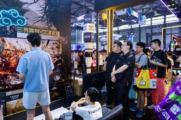 海信电视E8Q Pro燃爆2025 ChinaJoy，三大硬核技术重塑影游视界 