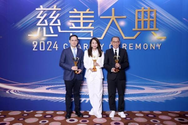 英皇创始人杨受成的“宠员工”三件套，这谁扛得住诱惑呀！ 