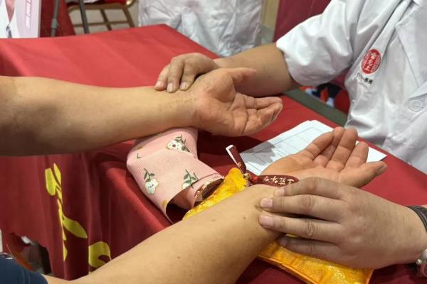 雷允上集团携手燕喜堂打造 “养生嘉年华”，中医药健康管理新生态落地威海 