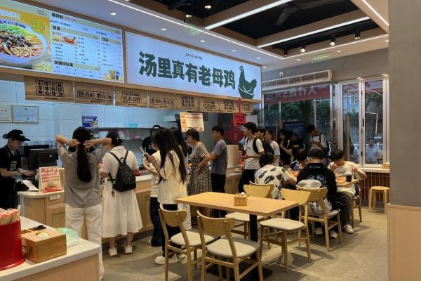 胜香旺螺蛳粉5店齐开：让地道柳州味触手可及 