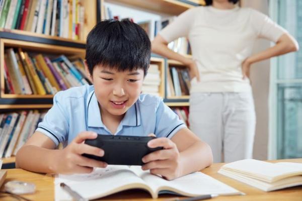 家庭教育的专业护航：江西启帆教育让成长有迹可循 