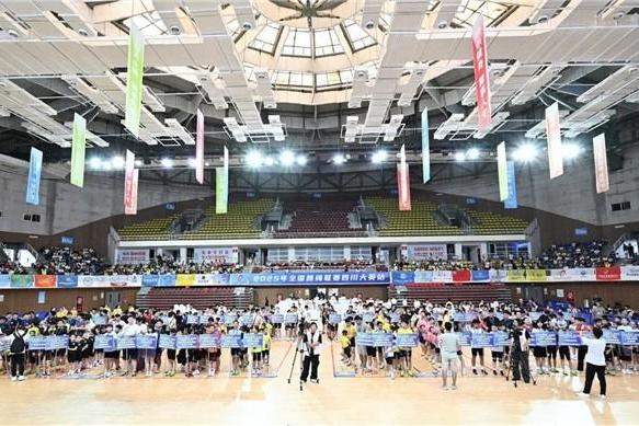 小跳绳撬动大文旅：全国跳绳联赛四川大英站开幕，千余人会师“天府旅游名县”