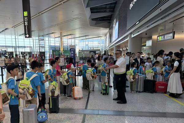 东航升级“开学季”服务：票价直减、行李额度免费赠送 
