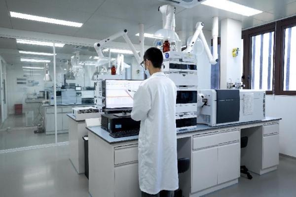 构建全球化研发体系，侯军呈以科研创新筑牢品牌根基 