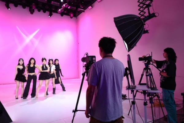 广电标准打造明星感团播：“佳直播”携手麦浪传媒突破内容质感  