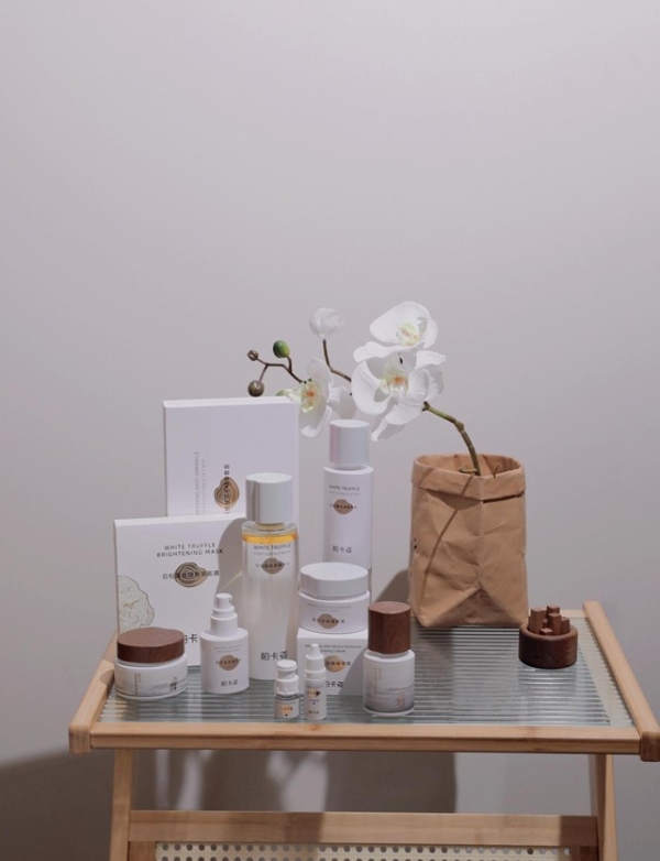 芭薇科学助力柏卡姿好配方，以知识为墨，谱写美妆品质好声音 