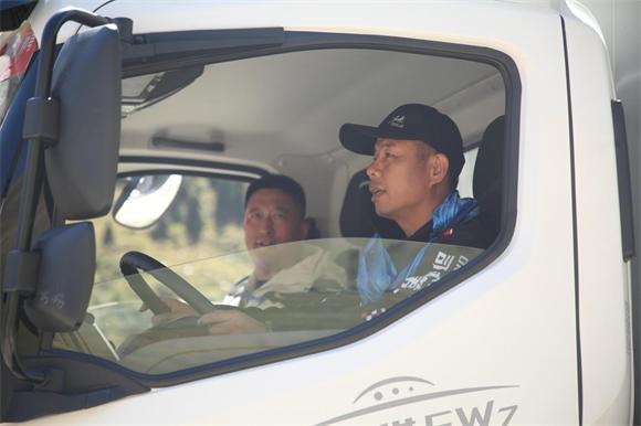 飞碟汽车巴音布鲁克封神之战：中国新能源轻卡征服魔鬼赛道 
