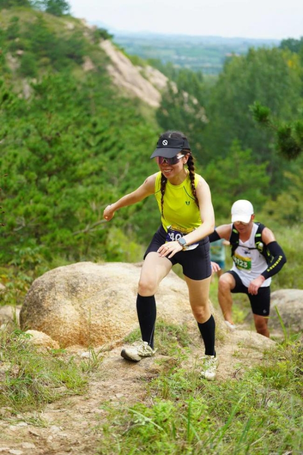 驰骋青山绿水，悦动山海五莲 2025中国山马越野系列赛（山东五莲站）激情开跑 