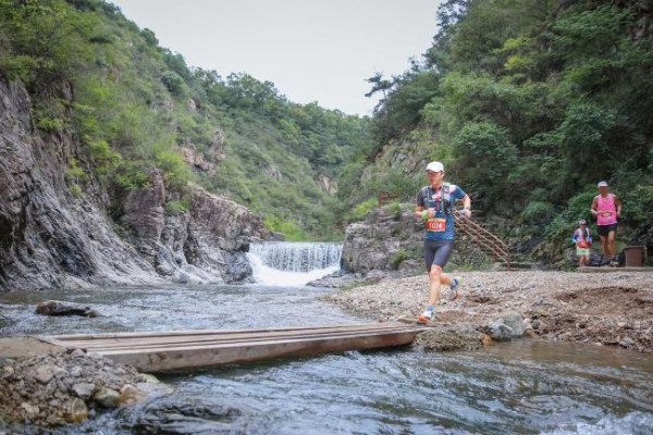驰骋青山绿水，悦动山海五莲 2025中国山马越野系列赛（山东五莲站）激情开跑 