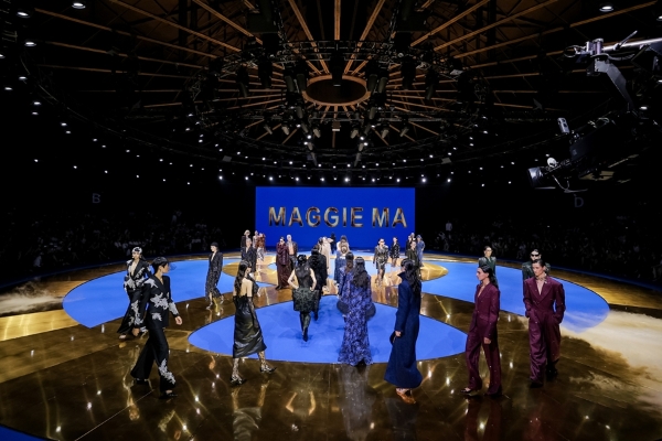 MAGGIE MA“曜象鎏辉 | AURORA VASTNESS”：以女娲神话织就现代女性精神图腾 