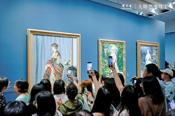 周大生特邀会员共赴奥赛展：以珠宝为媒，焕活大师艺术基因 