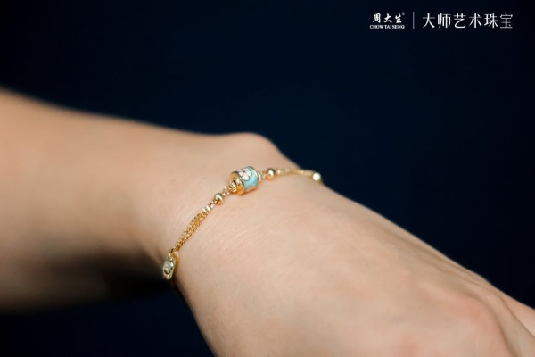 周大生特邀会员共赴奥赛展：以珠宝为媒，焕活大师艺术基因 