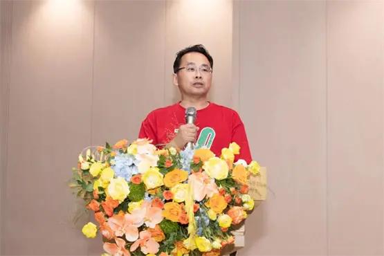 步履不停，爱心不止！意尔康“金秋助学”助力员工子女筑梦未来 